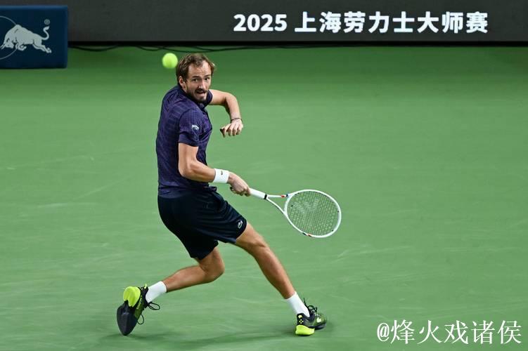 梅德韦杰夫力克德米纳尔 晋级ATP上海大师赛四强 梅德韦杰夫力克德米纳尔 晋级ATP上海大师赛四强